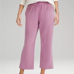 Lululemon Softstreme HR Straight Leg Crop